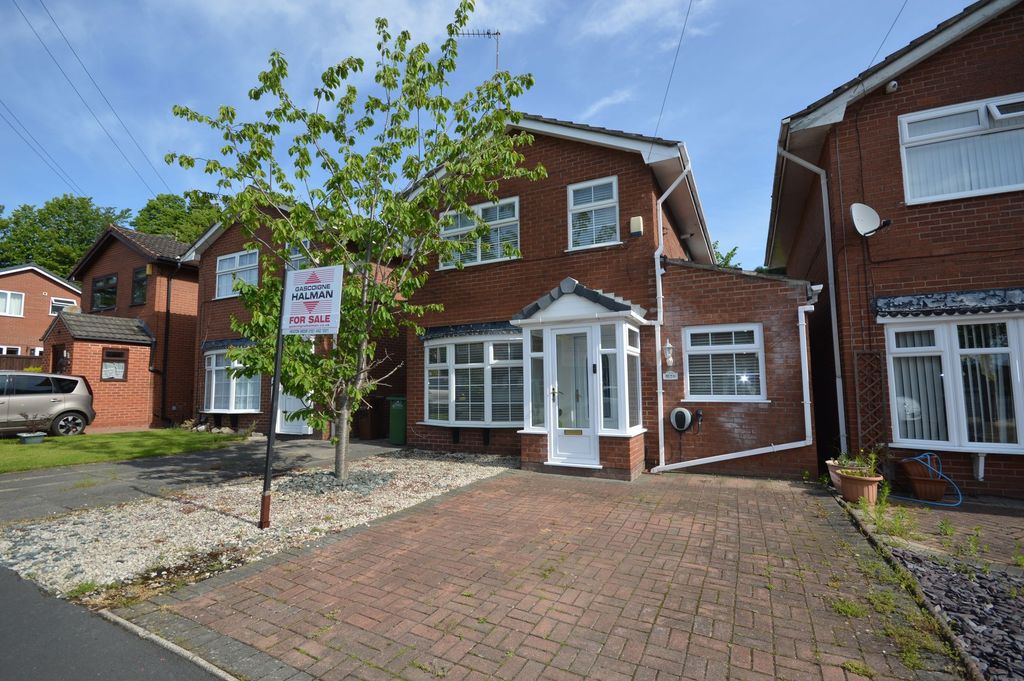 Property photo 1 of 28