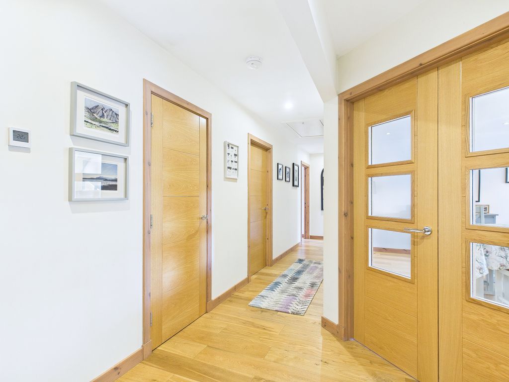 Property photo 3 of 42