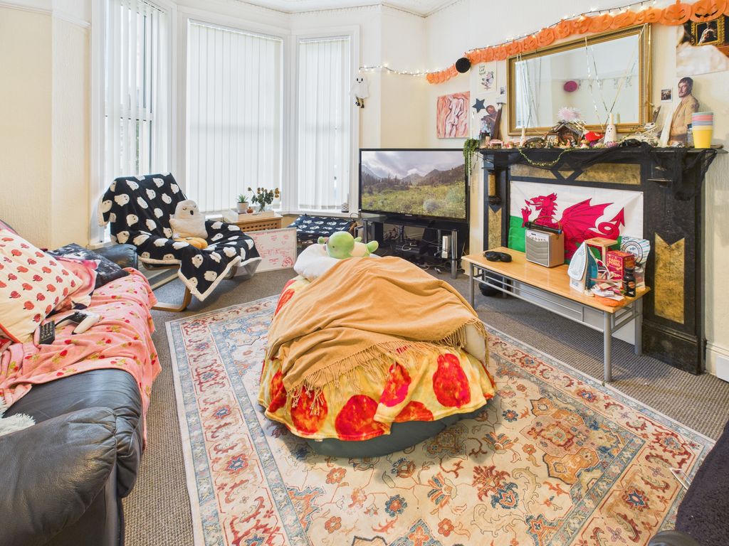 Property photo 3 of 17