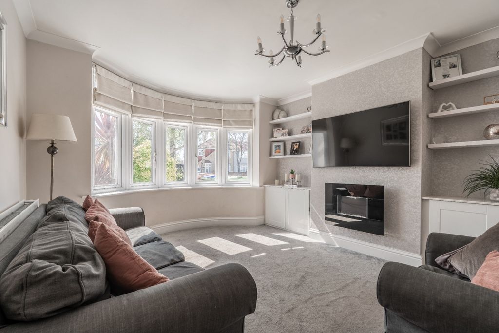 Property photo 2 of 22 5051592