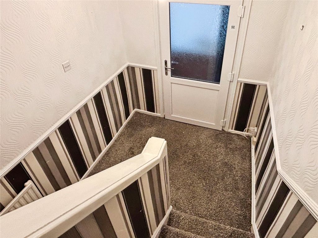 Property photo 2 of 15 Entrance Hall