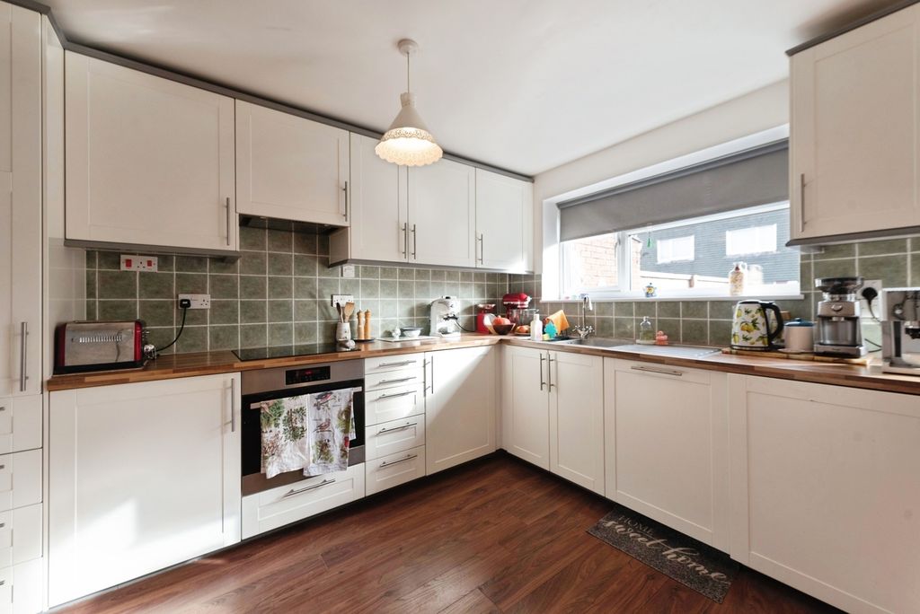 Property photo 3 of 12 Photo