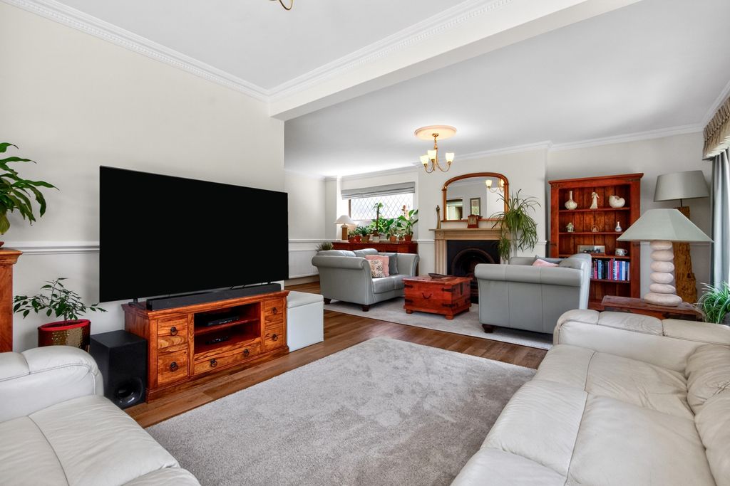 Property photo 2 of 20 Pbox-Img.Jpg