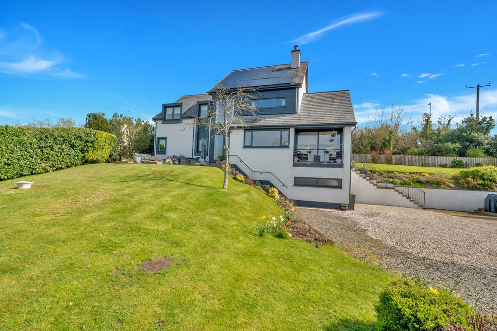 Property photo 2 of 29