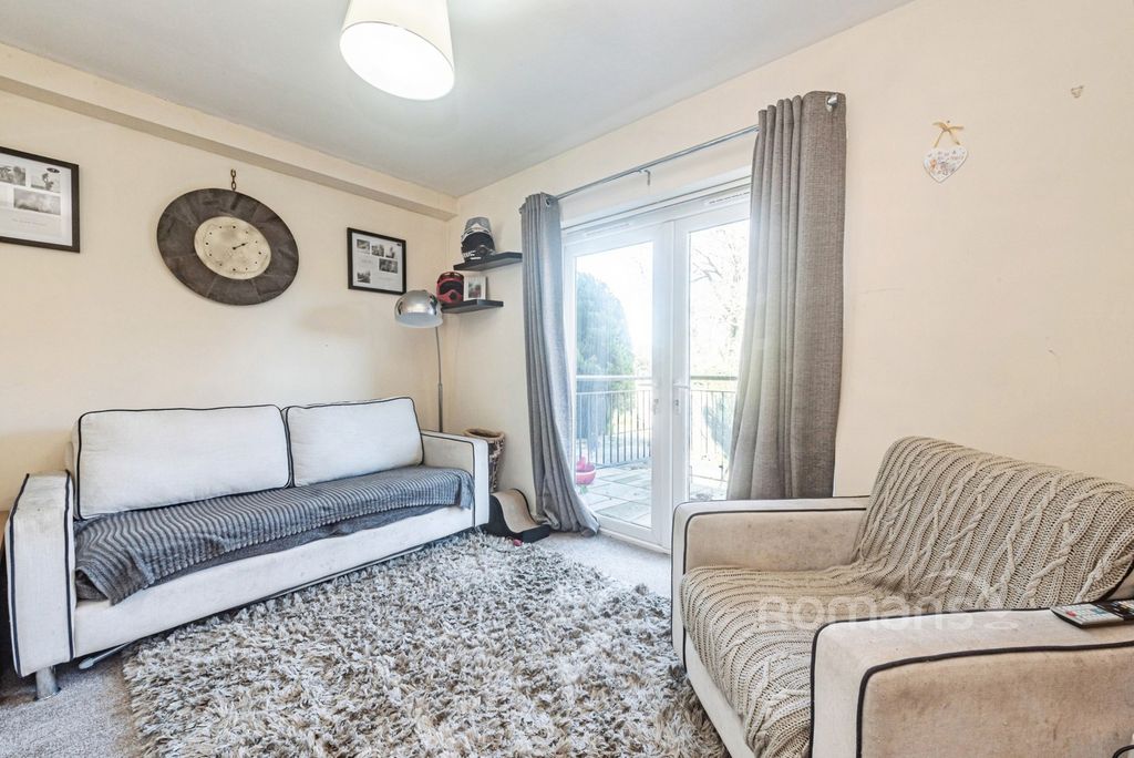 Property photo 2 of 13 Pbox-Img.Jpg