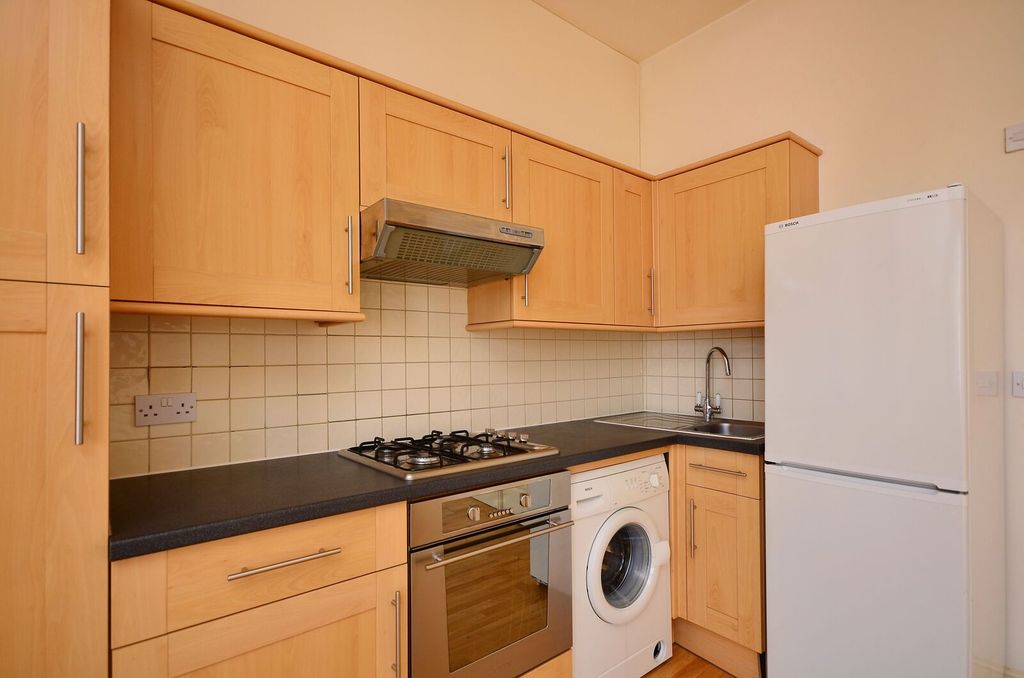 Property photo 2 of 3