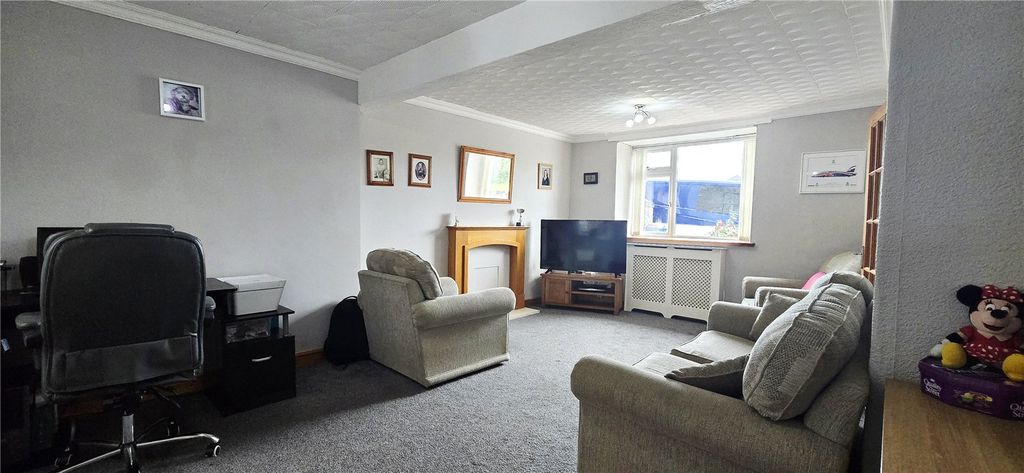 Property photo 2 of 15 Picture No. 35