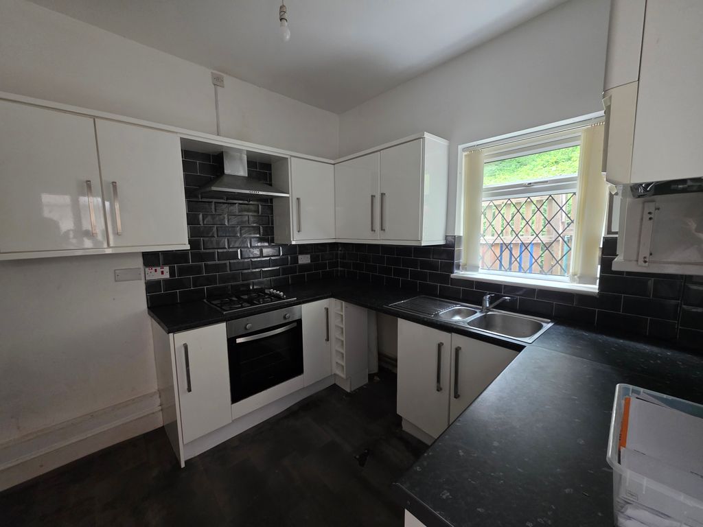 Property photo 1 of 5 Kitchen