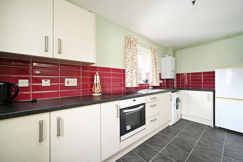 Property photo 1 of 11 Kitchen