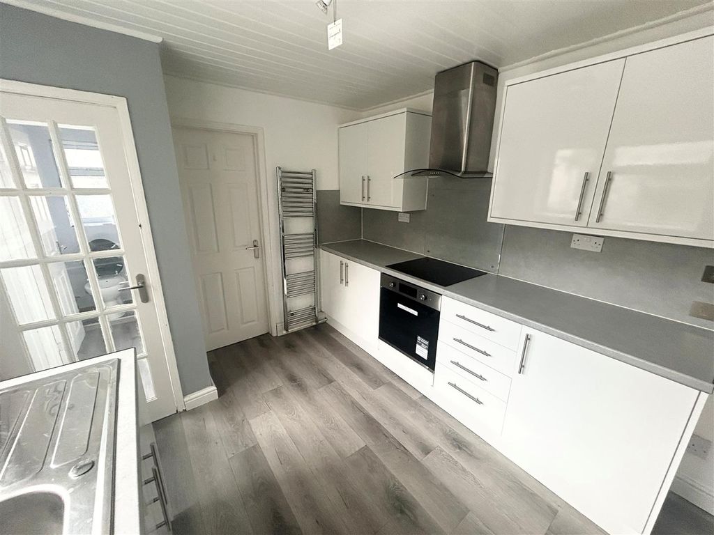 Property photo 3 of 12 6.Jpg