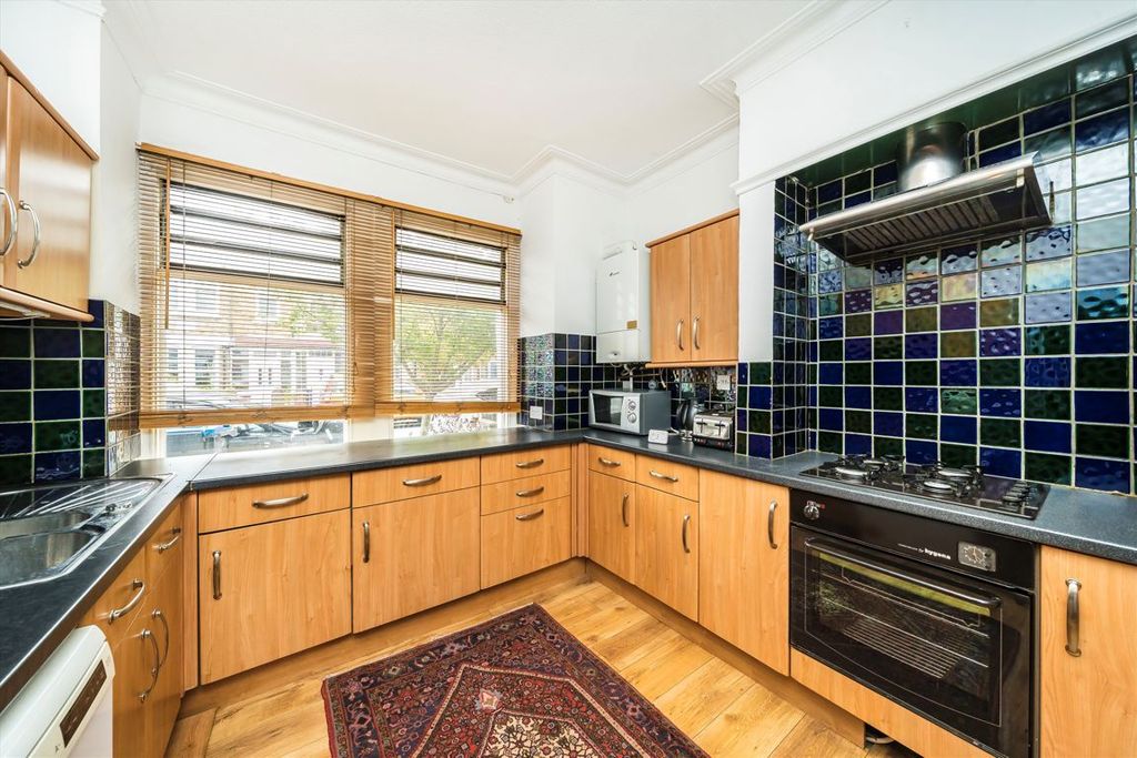 Property photo 3 of 6