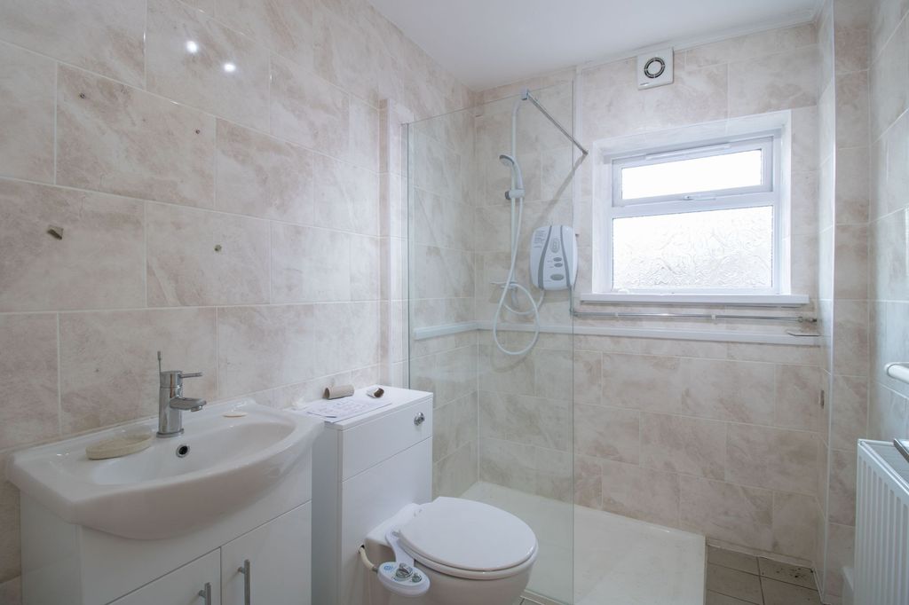 Additional image 19 of 3 bed flat for saleDanygraig Road, Risca NP11
