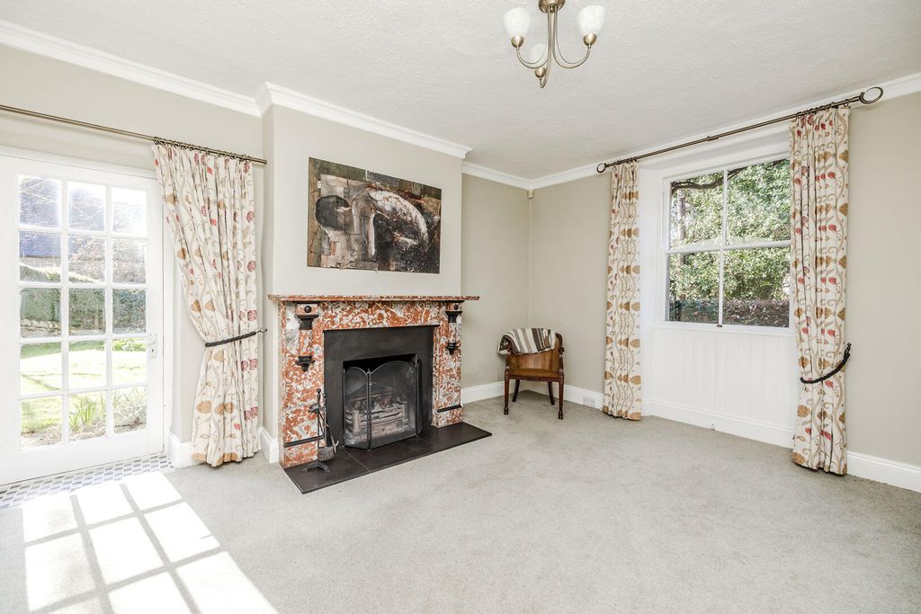 Property photo 2 of 32 Living Room