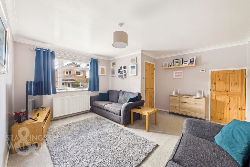 Property photo 2 of 27