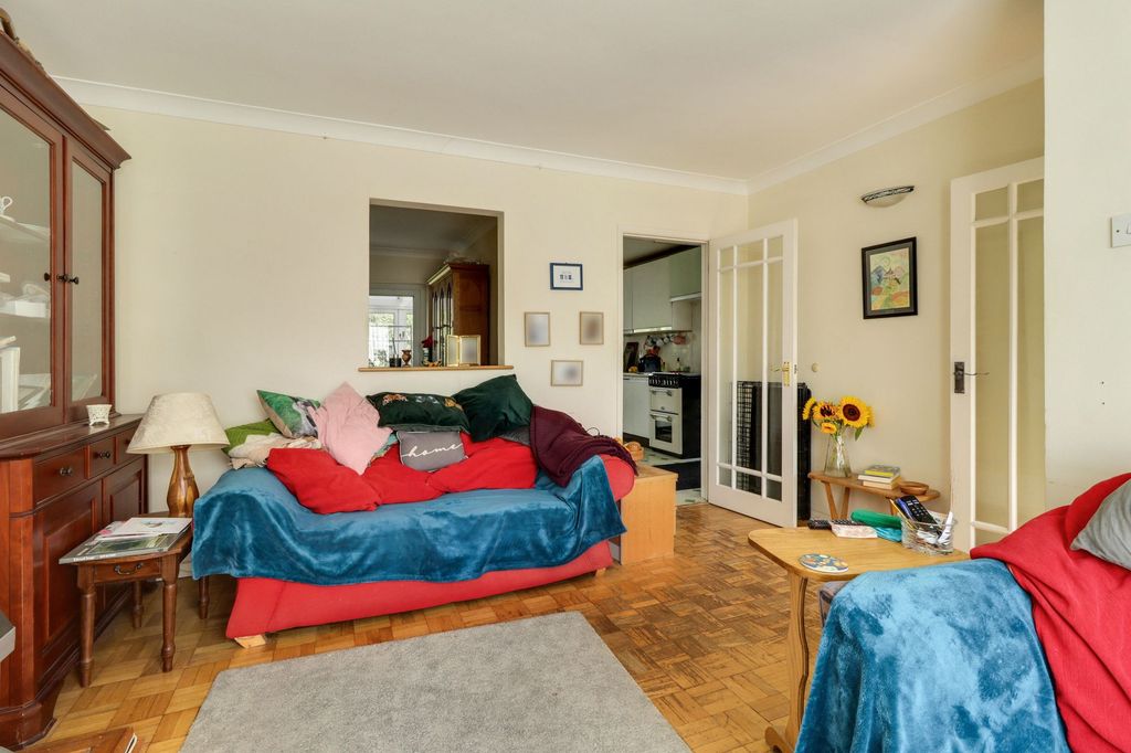 Property photo 3 of 12