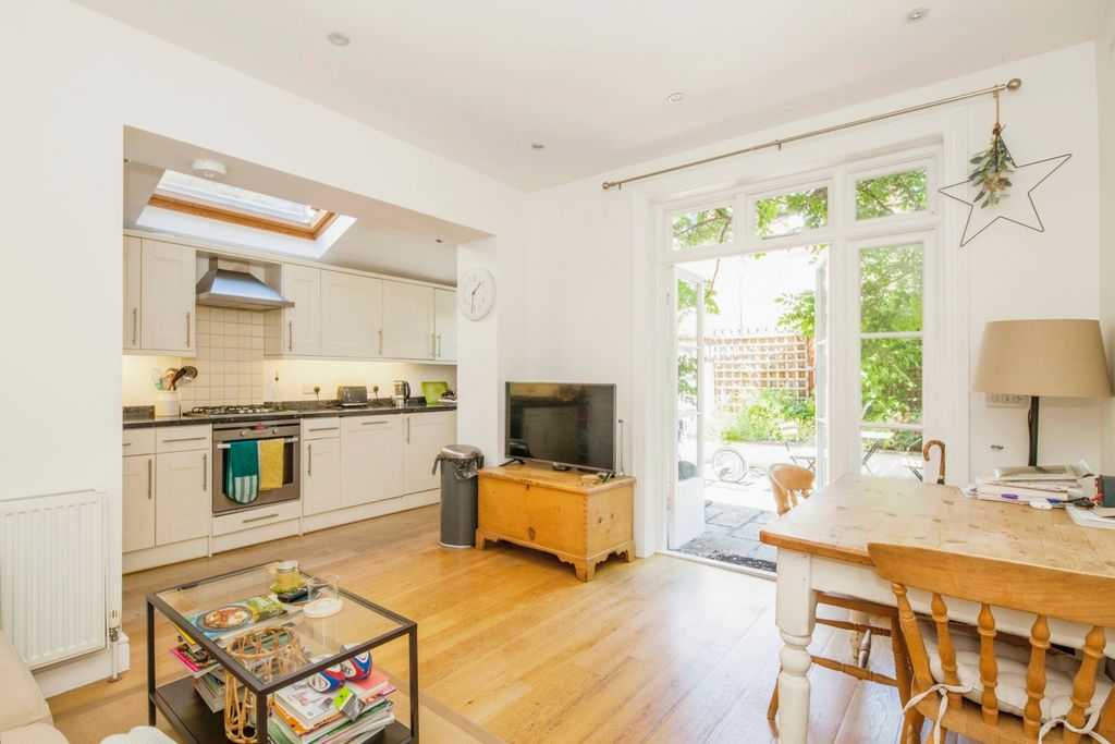 Property photo 3 of 7 2.Open Plan