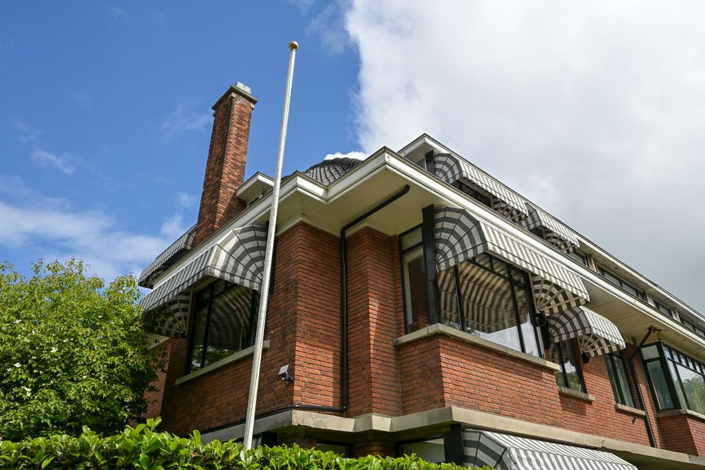 Property photo 2 of 47