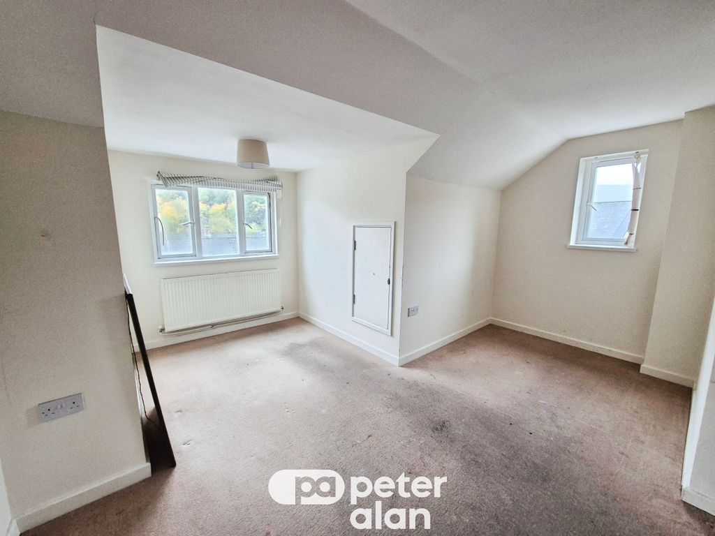 Property photo 3 of 8 Image