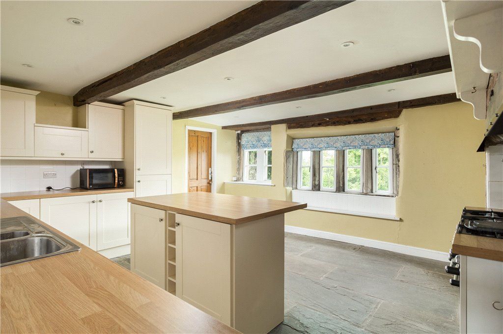 Property photo 3 of 21 Kitchen
