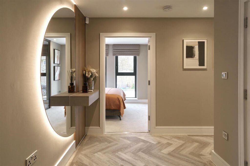 Property photo 2 of 13 Hallway