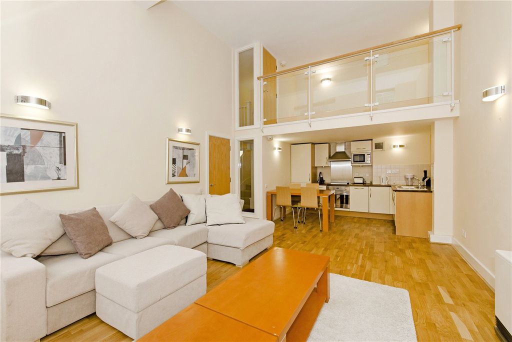 Property photo 2 of 9