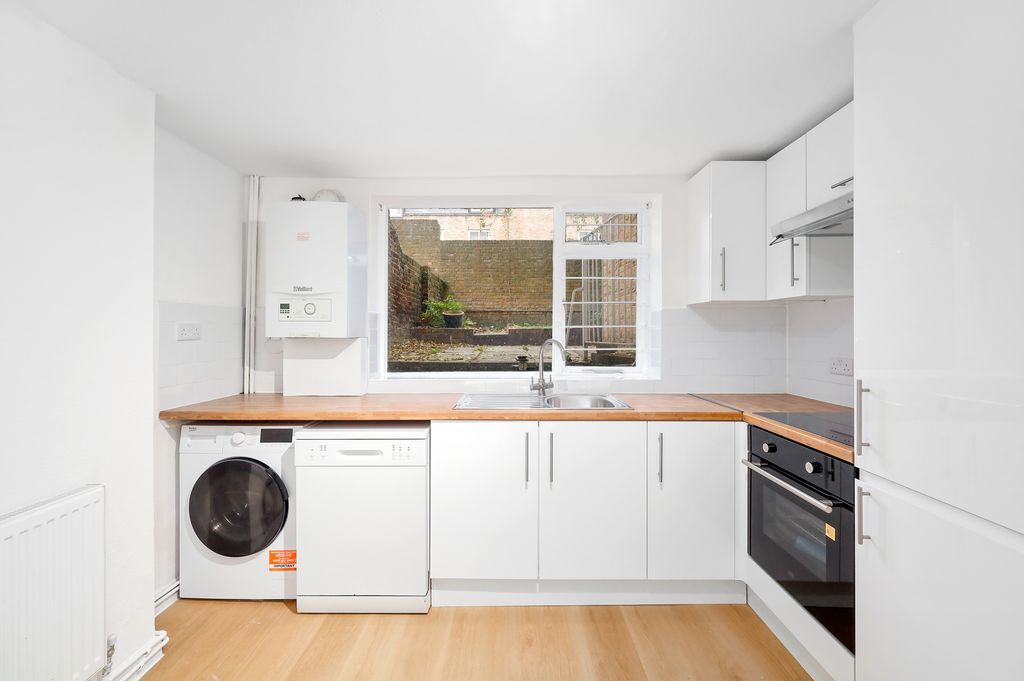 Property photo 3 of 23