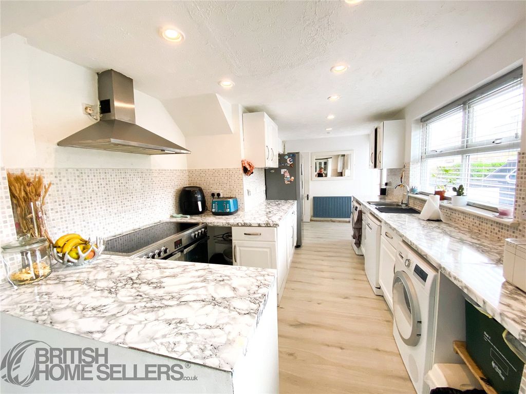 Property photo 2 of 19 Picture No. 05