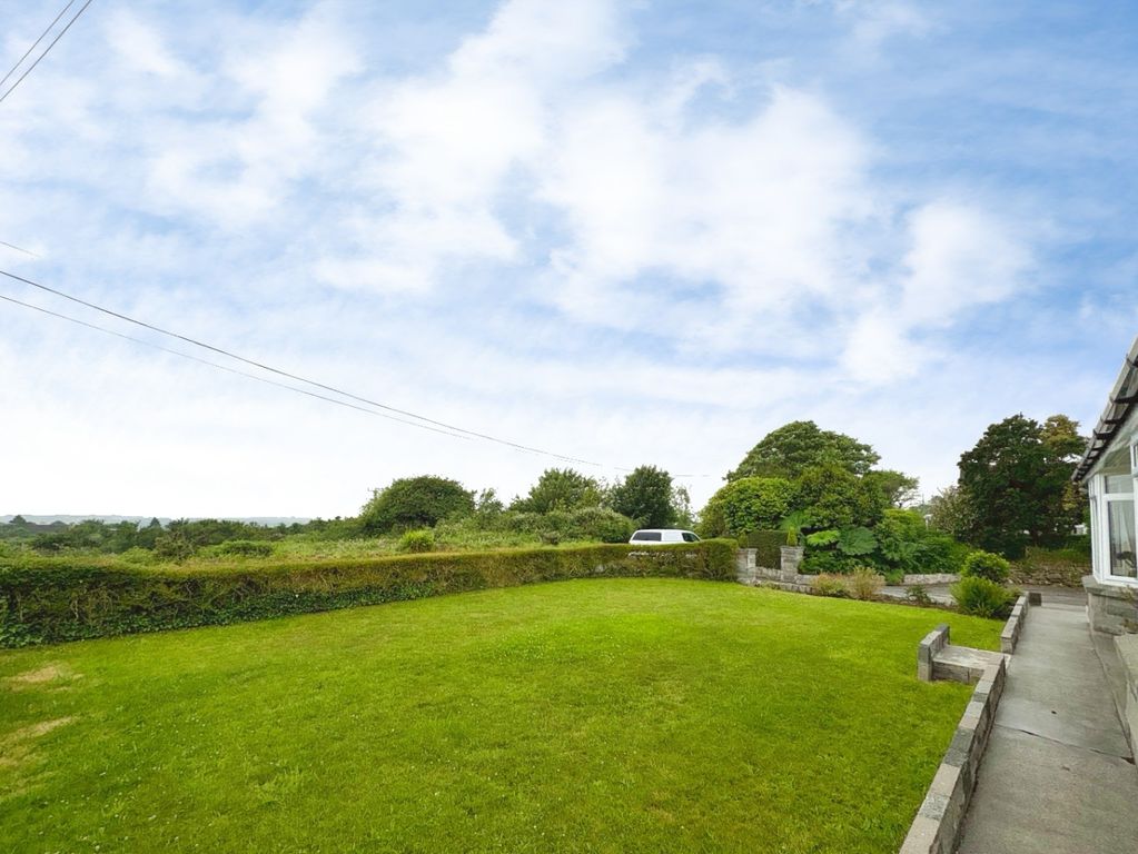 Property photo 2 of 18 5226828