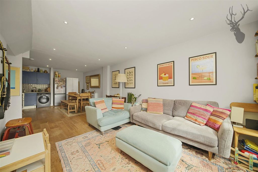 Property photo 3 of 22