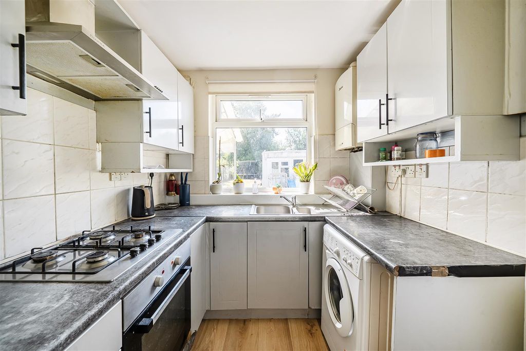 Property photo 3 of 10 Kitchen.Jpg