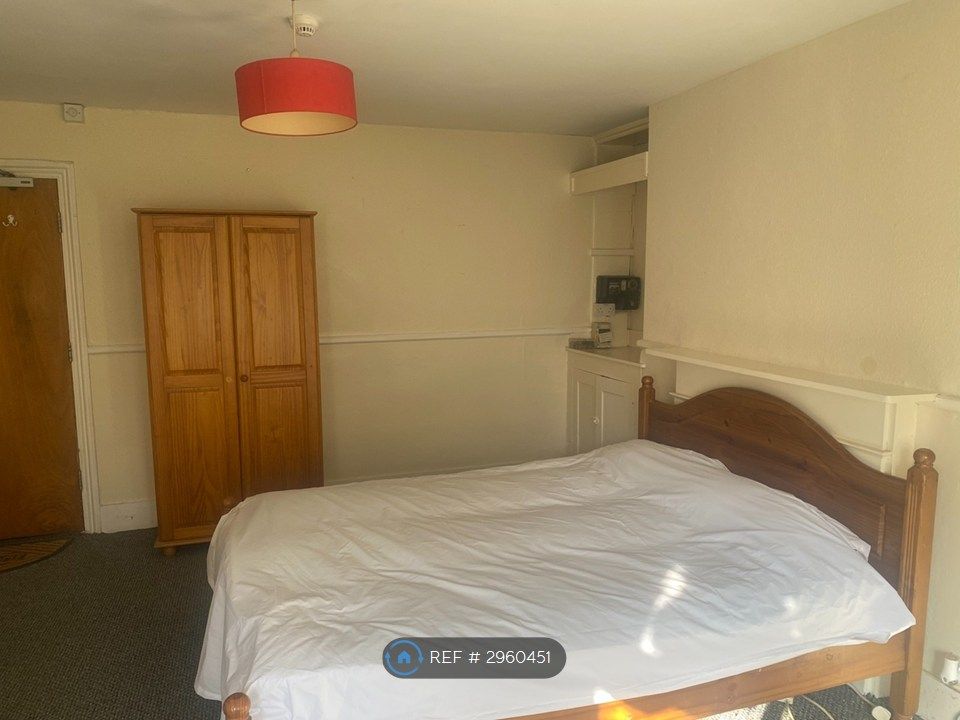 Property photo 1 of 3