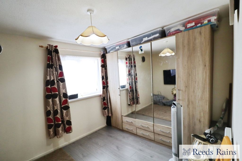 Property photo 3 of 15 Picture No. 01