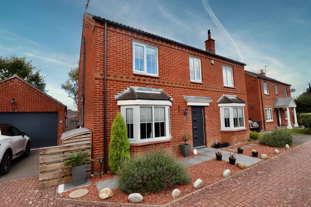 Property photo 1 of 28