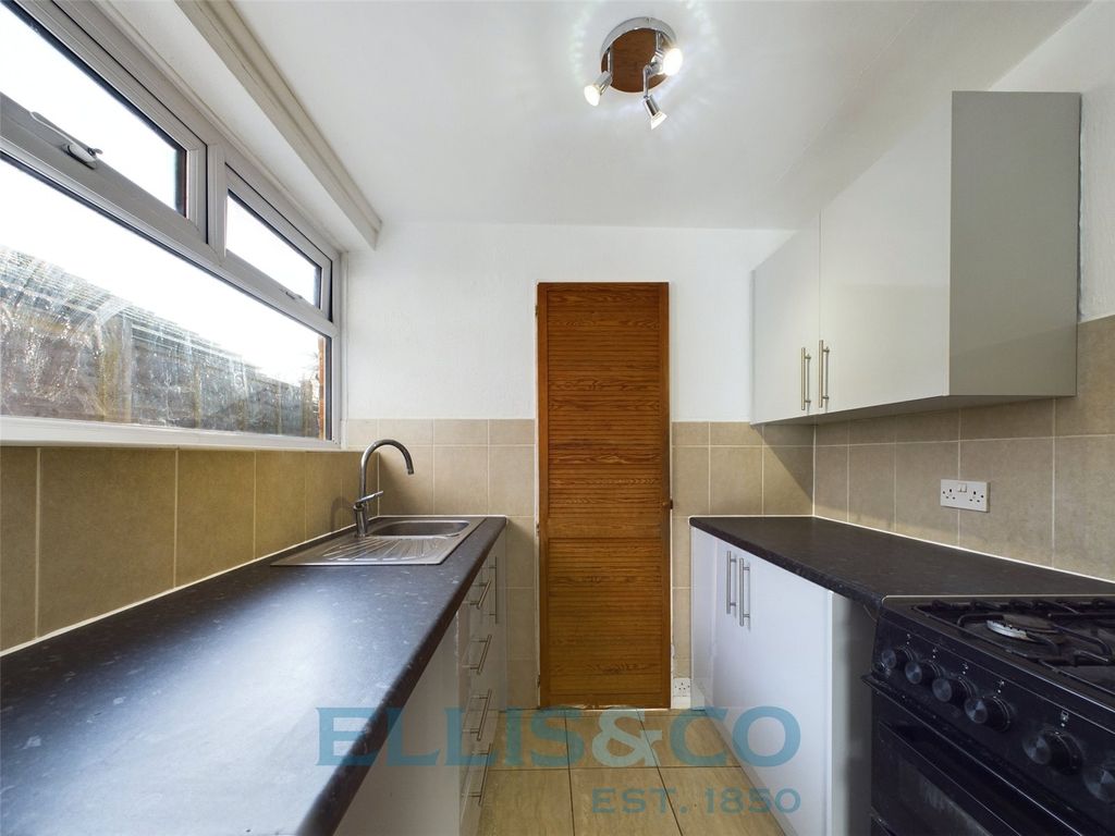 Property photo 2 of 9 Picture No. 47