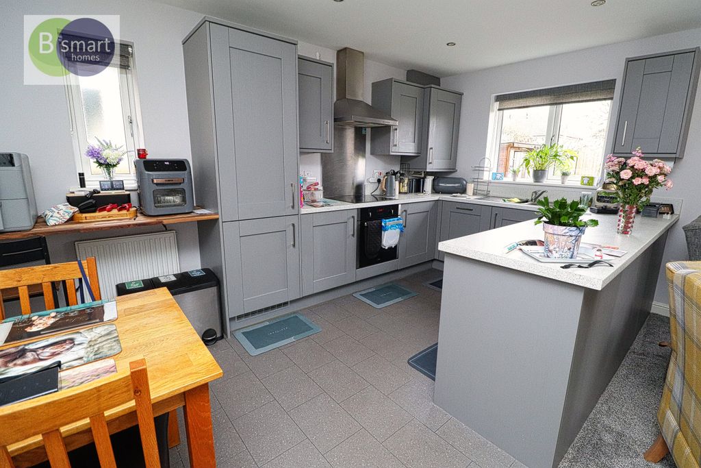 Property photo 2 of 12 Img_1928