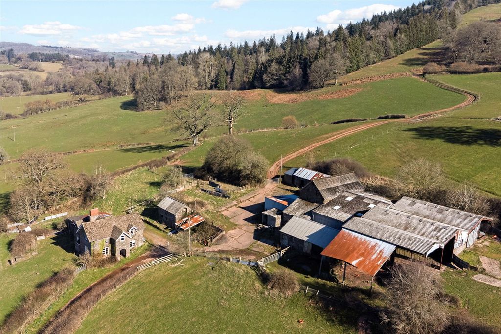 Property photo 2 of 16 Farmhouse And Barns