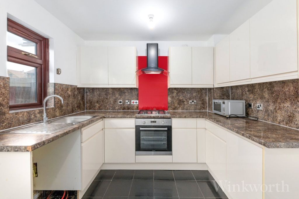 Property photo 3 of 9 Picture No. 08