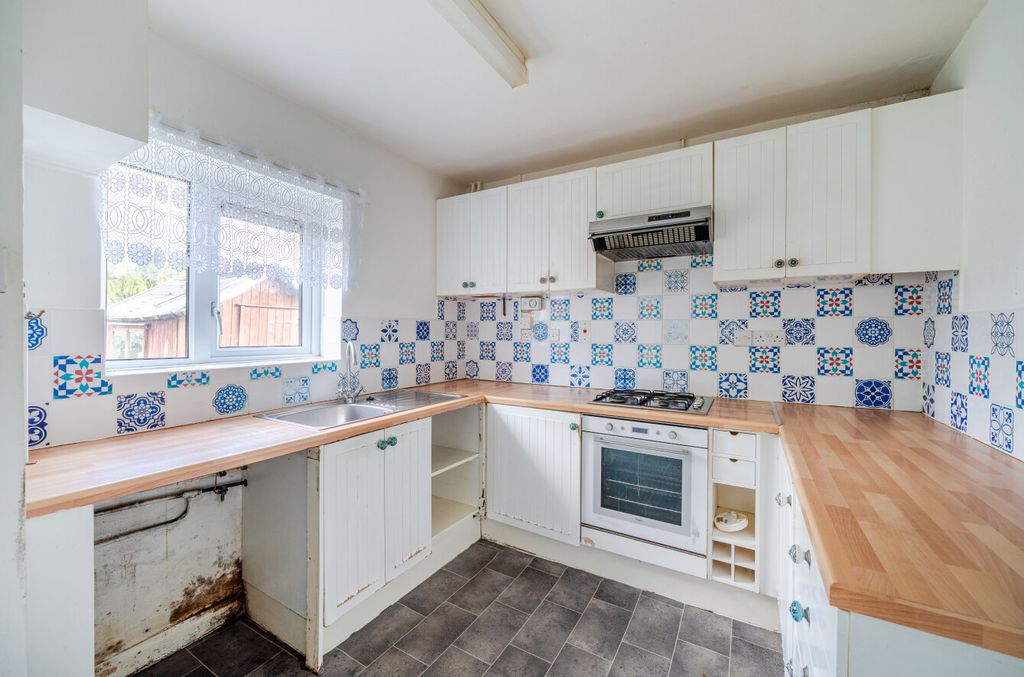 Property photo 3 of 16 Wiveliscombe Seddons