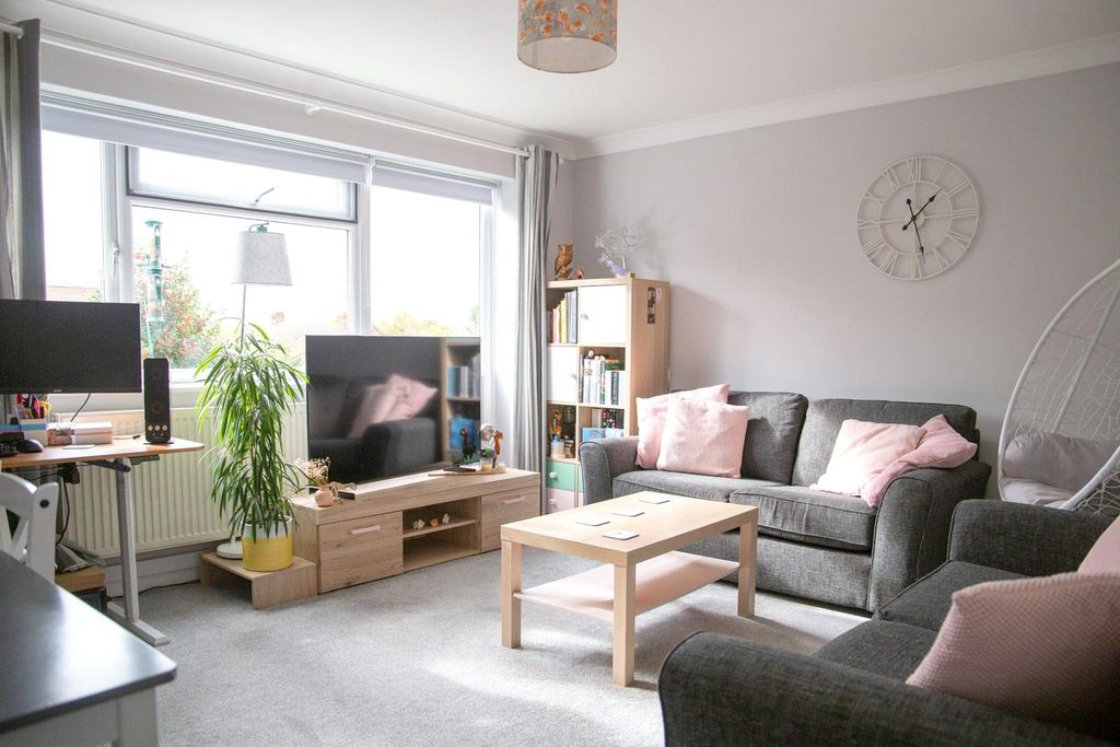 Property photo 2 of 10 Picture No. 11