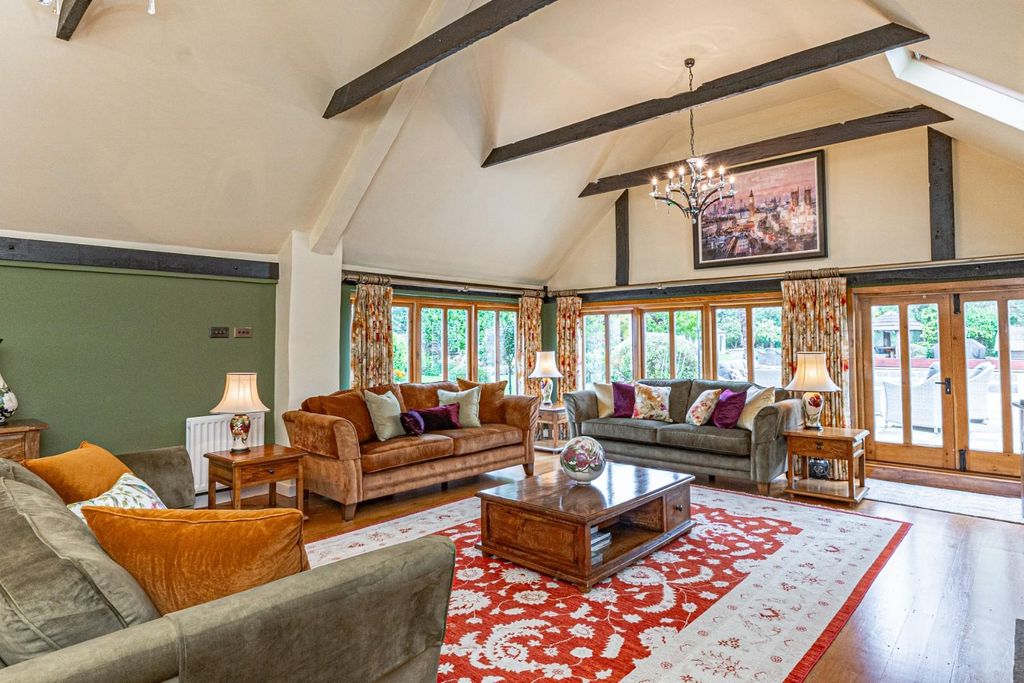 Property photo 2 of 37