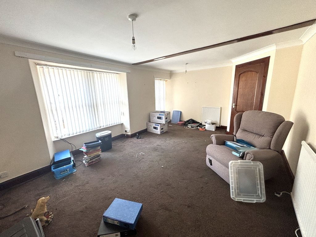 Property photo 3 of 12 3.Jpg