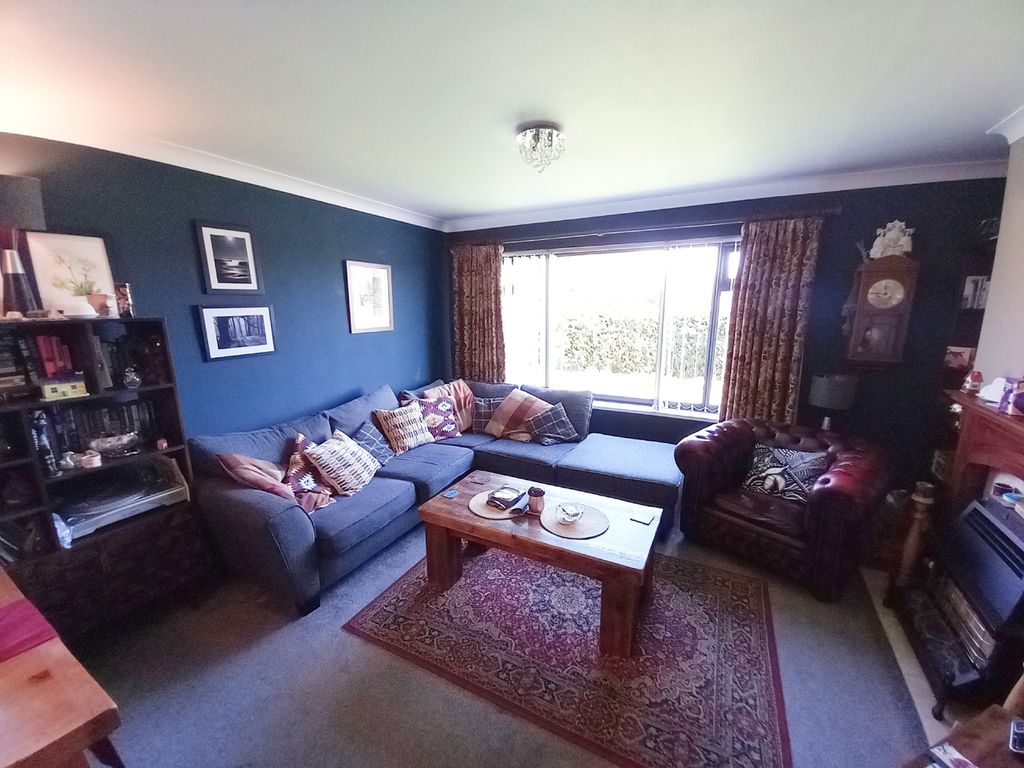 Property photo 2 of 24 Lounge & Dining Room