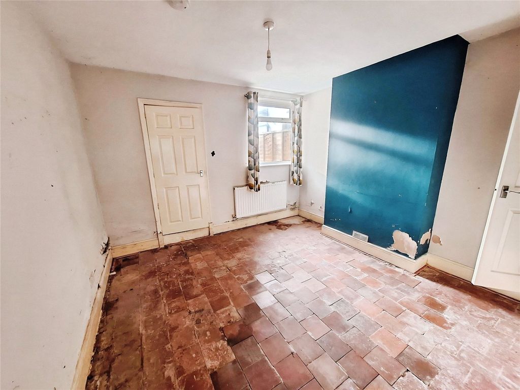 Property photo 3 of 9 Dining Room