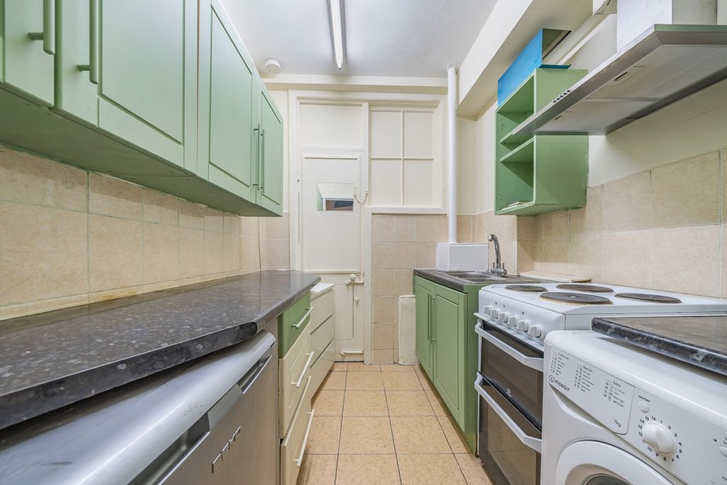 Property photo 3 of 6 Kitchen