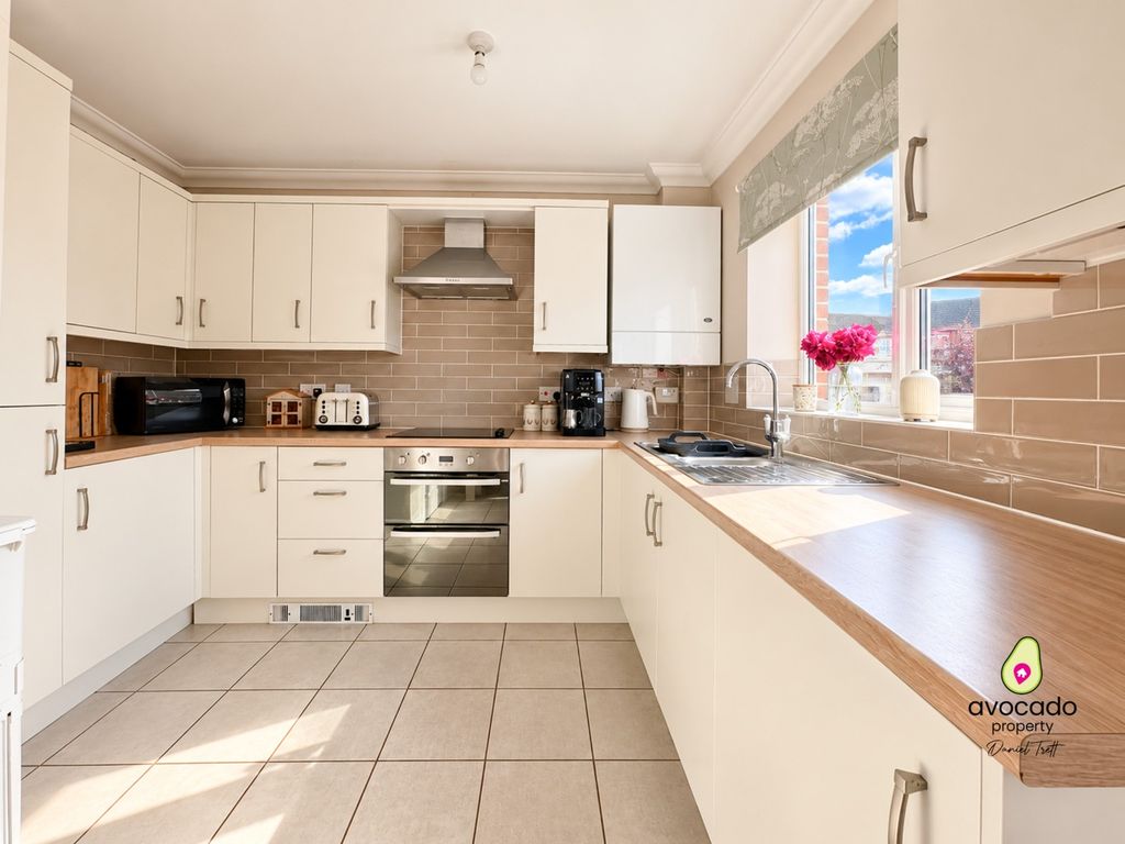 Property photo 1 of 16 5604592