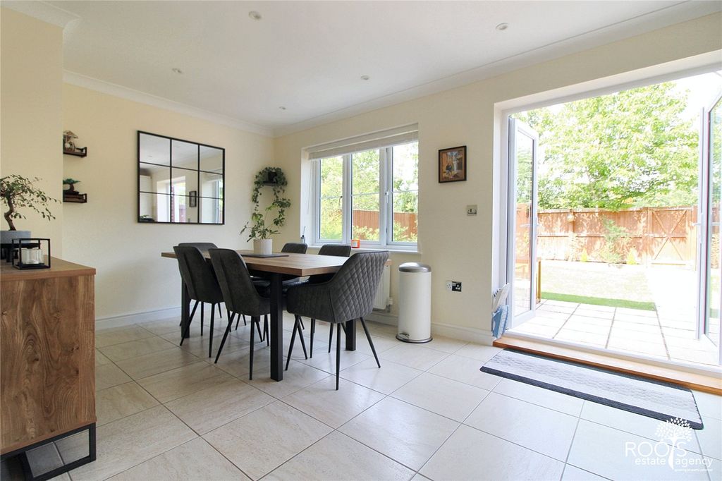Property photo 3 of 10 Picture No. 04