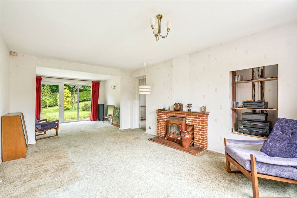 Property photo 3 of 19 Sitting Room