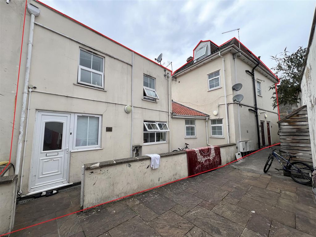 Property photo 3 of 13 3 - Block Of Flats For Auction, Easton.Jpg