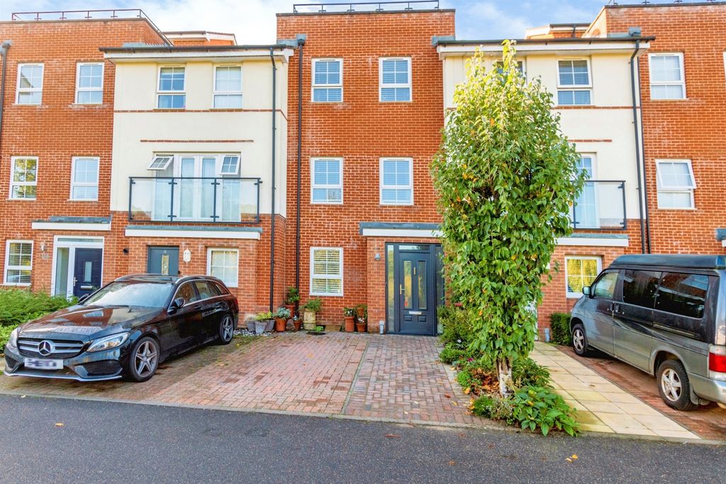 Property photo 2 of 30
