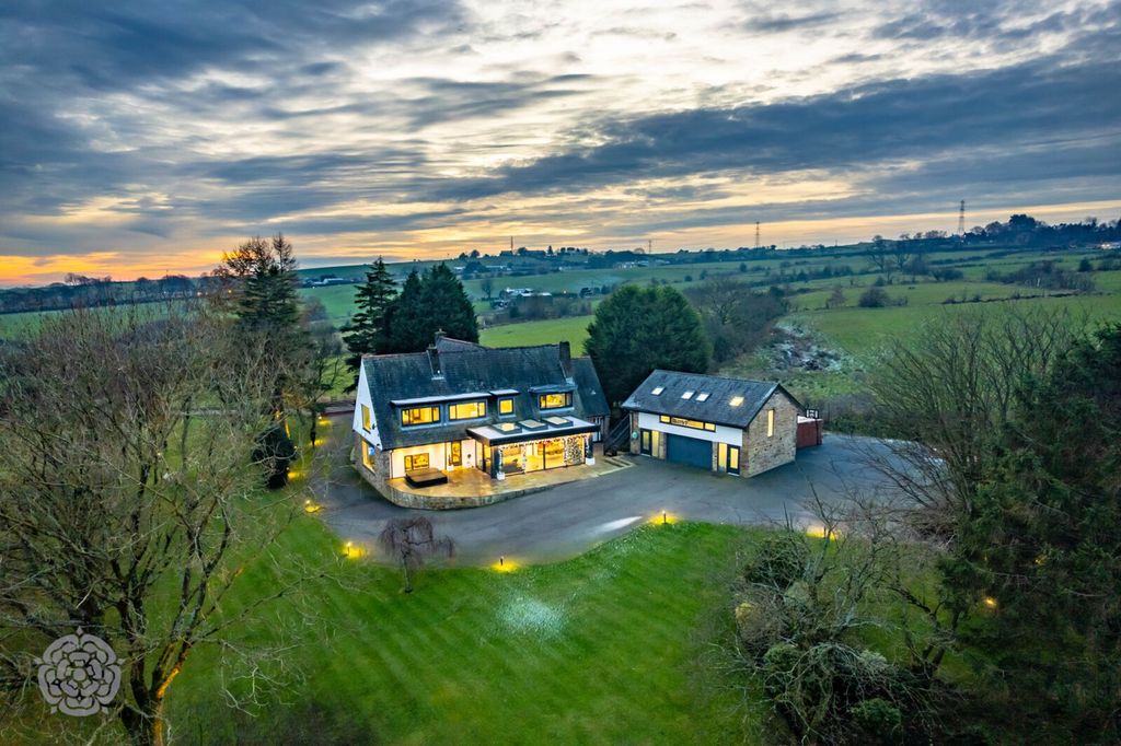 Property photo 1 of 60 Picture No. 82